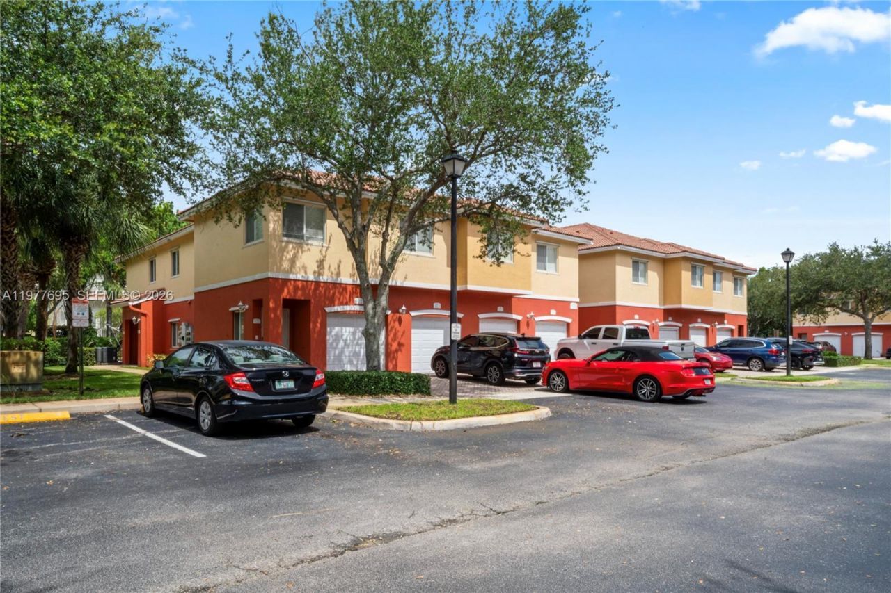 3335 Palomino Dr , Unit 323-3, Davie, FL 33024 Photo