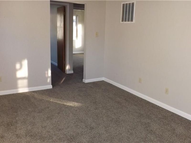 2040 Courtland Avenue, Kettering, OH 45420 Photo 4