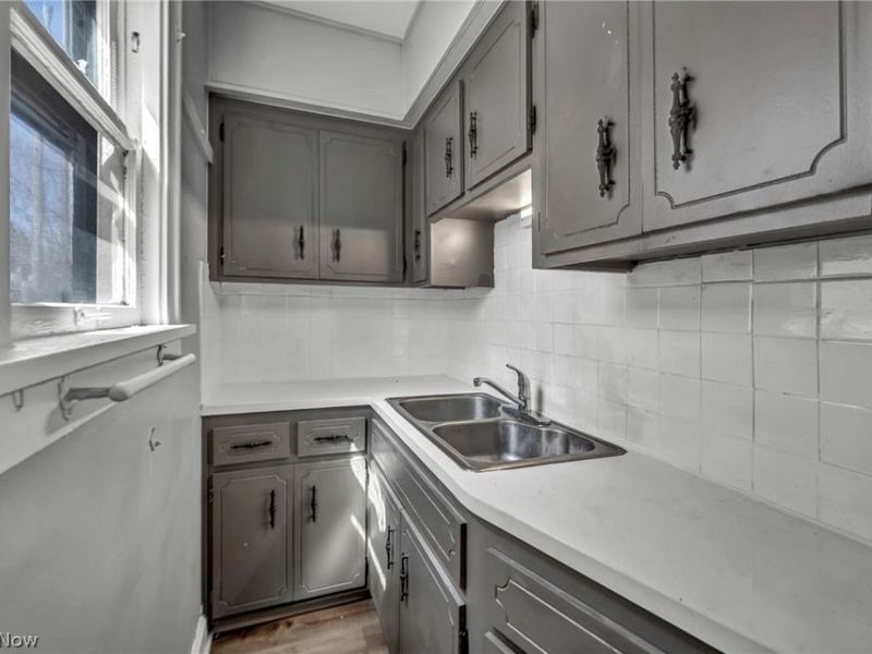 3513 E 110th Street, Cleveland, OH 44105 Photo 12