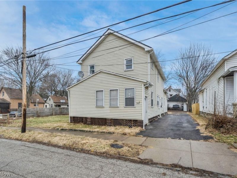 3667 E 61st Street, Cleveland, OH 44105 Photo 2