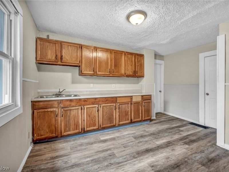 3667 E 61st Street, Cleveland, OH 44105 Photo 24