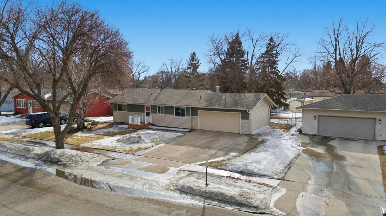 445 Rensvold Boulevard, Moorhead, MN 56560 Main Photo