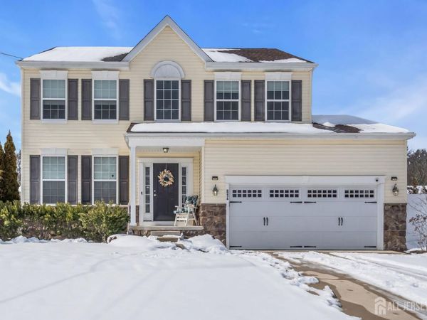 81 N Locust Avenue N, Marlton, NJ 08053