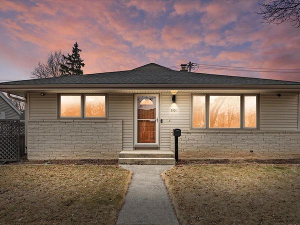 9300 W Eden PLACE, Milwaukee, WI 53228