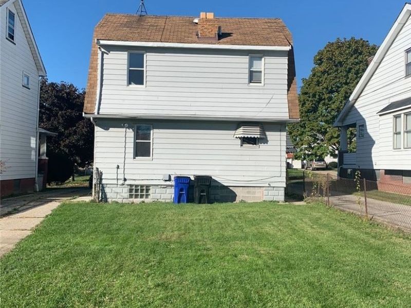 8322 Bancroft Avenue, Cleveland, OH 44105 Photo 2