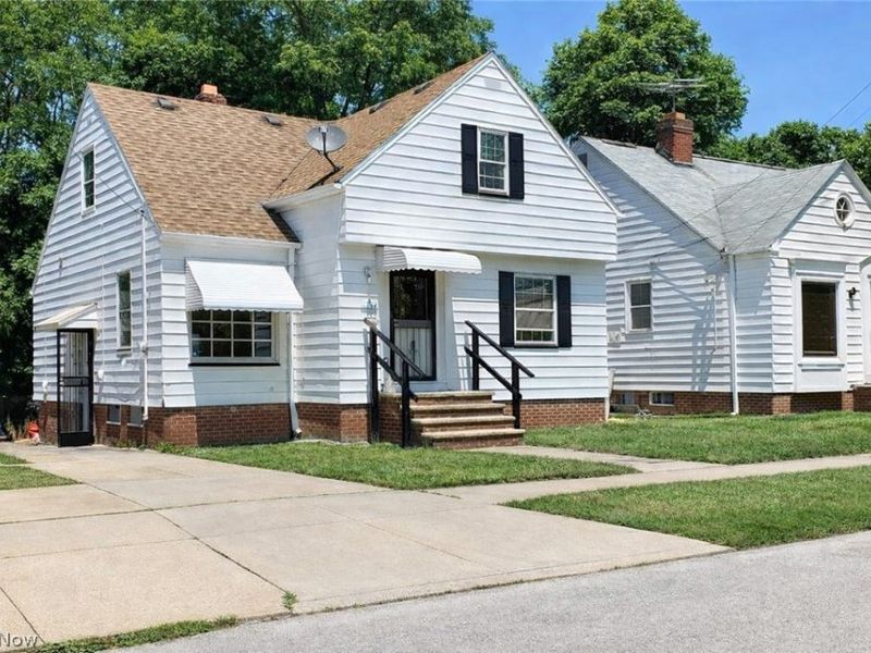 16705 Hillsboro Road, Cleveland, OH 44112 Photo 1