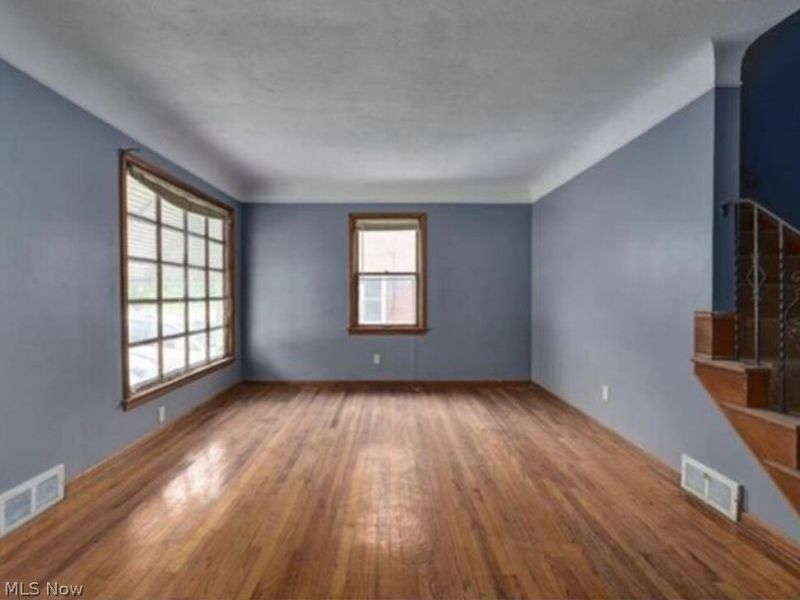 16705 Hillsboro Road, Cleveland, OH 44112 Photo 2