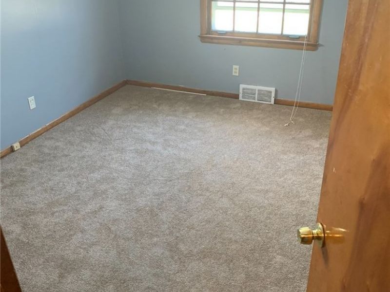 16705 Hillsboro Road, Cleveland, OH 44112 Photo 9