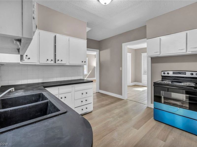 13016 Beachwood Avenue, Cleveland, OH 44105 Photo 22