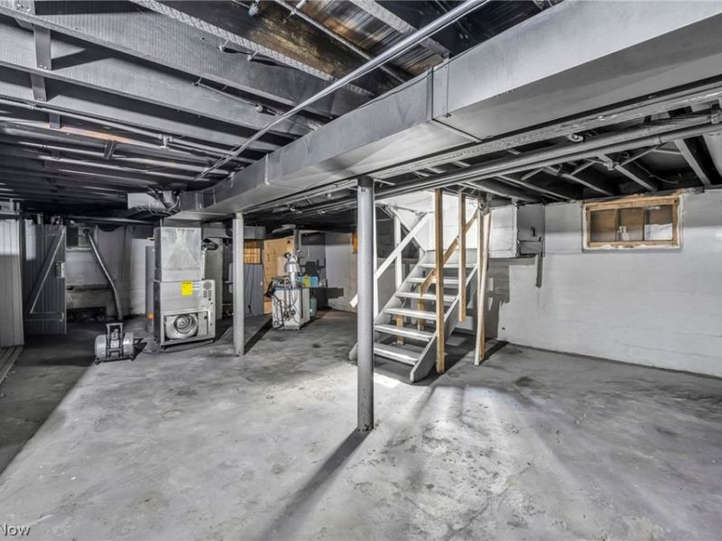 13016 Beachwood Avenue, Cleveland, OH 44105 Photo 37