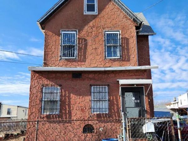 2725 CRAMER STREET, CAMDEN, NJ 08105