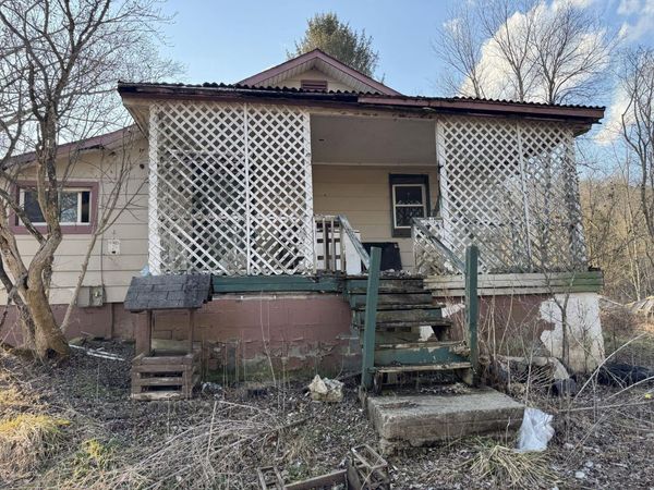 93 2nd St, Hepzibah, WV 26369