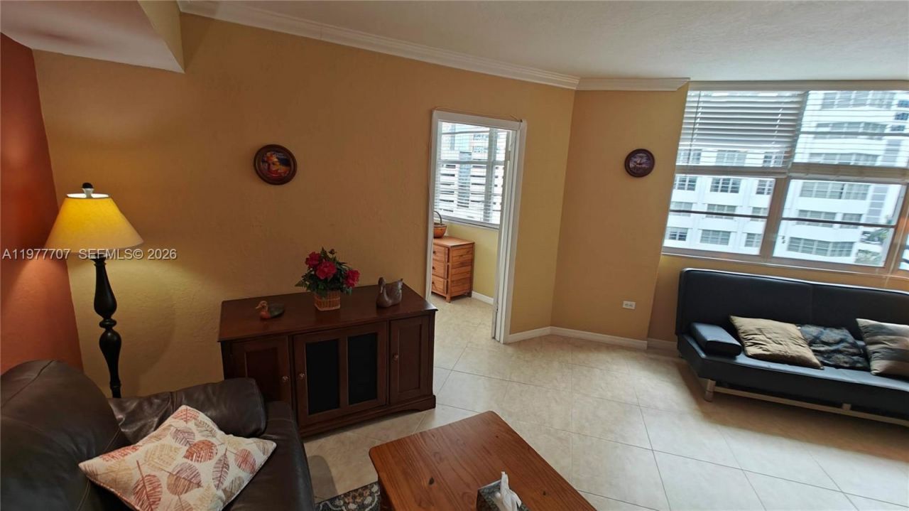 825 Brickell Bay Dr, Unit 841, Miami, FL 33131 Photo