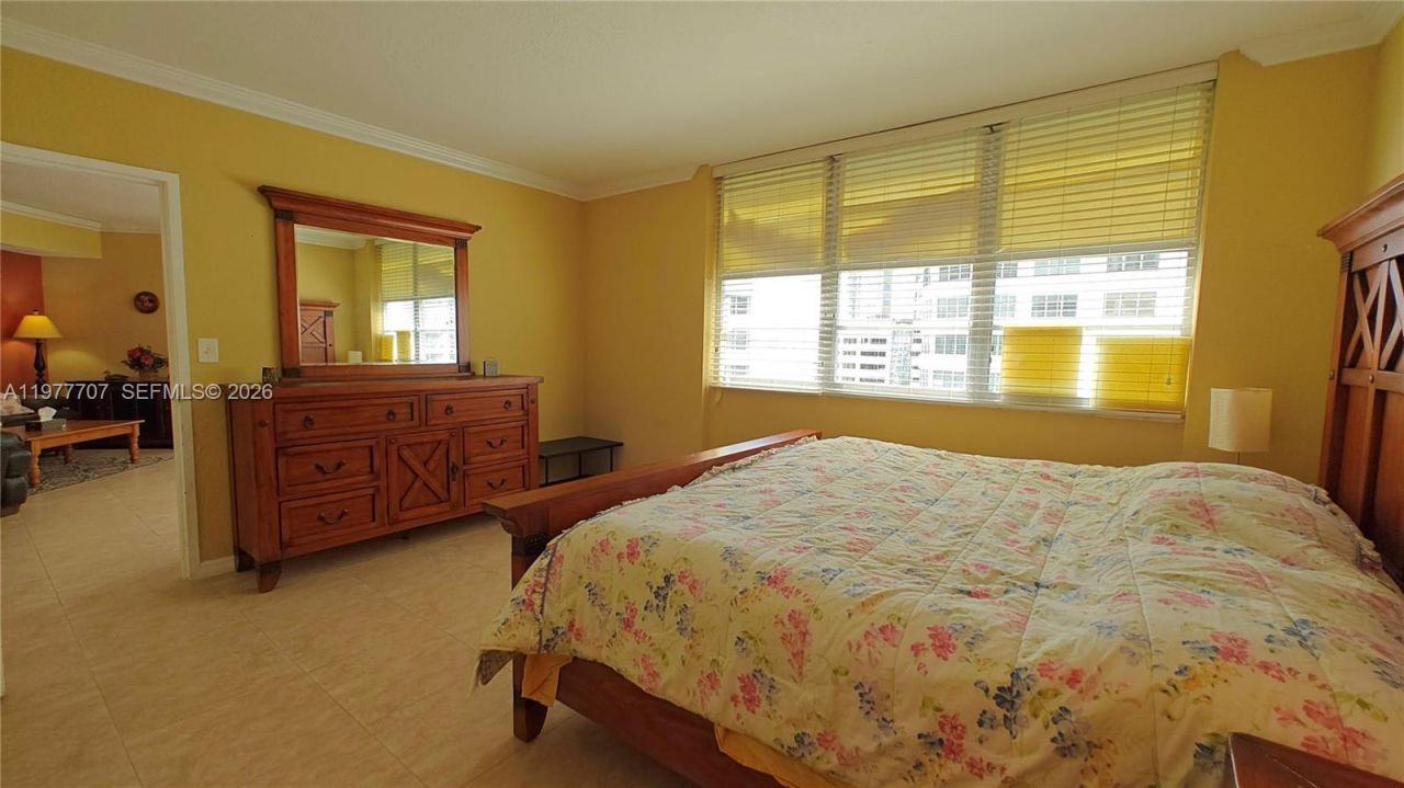 825 Brickell Bay Dr, Unit 841, Miami, FL 33131 Photo