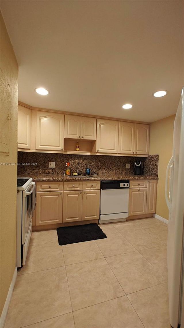 825 Brickell Bay Dr, Unit 841, Miami, FL 33131 Photo