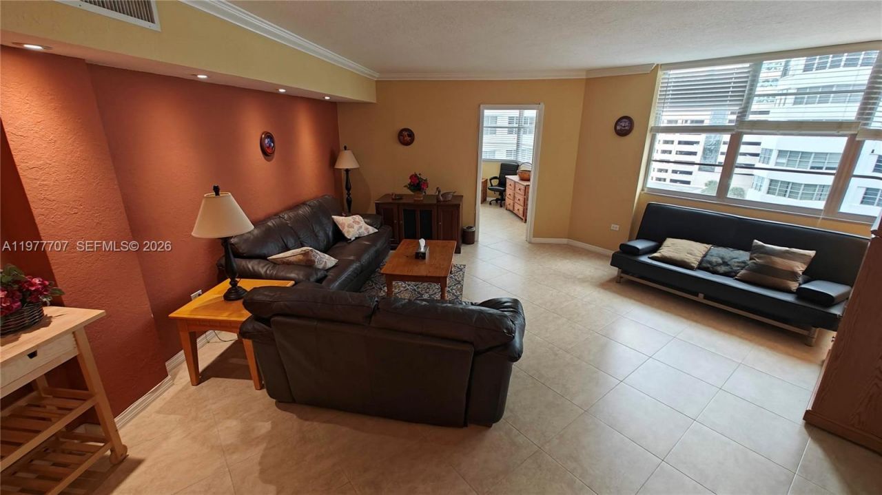 825 Brickell Bay Dr, Unit 841, Miami, FL 33131 Photo