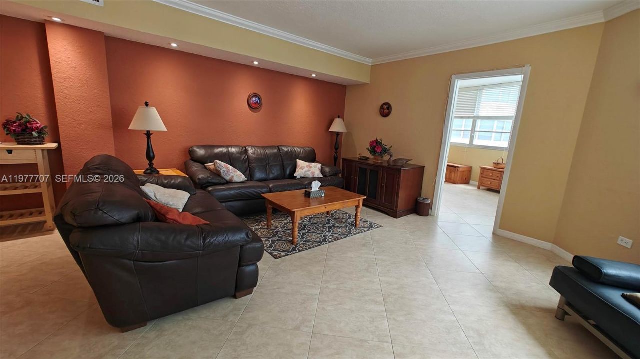 825 Brickell Bay Dr, Unit 841, Miami, FL 33131 Photo