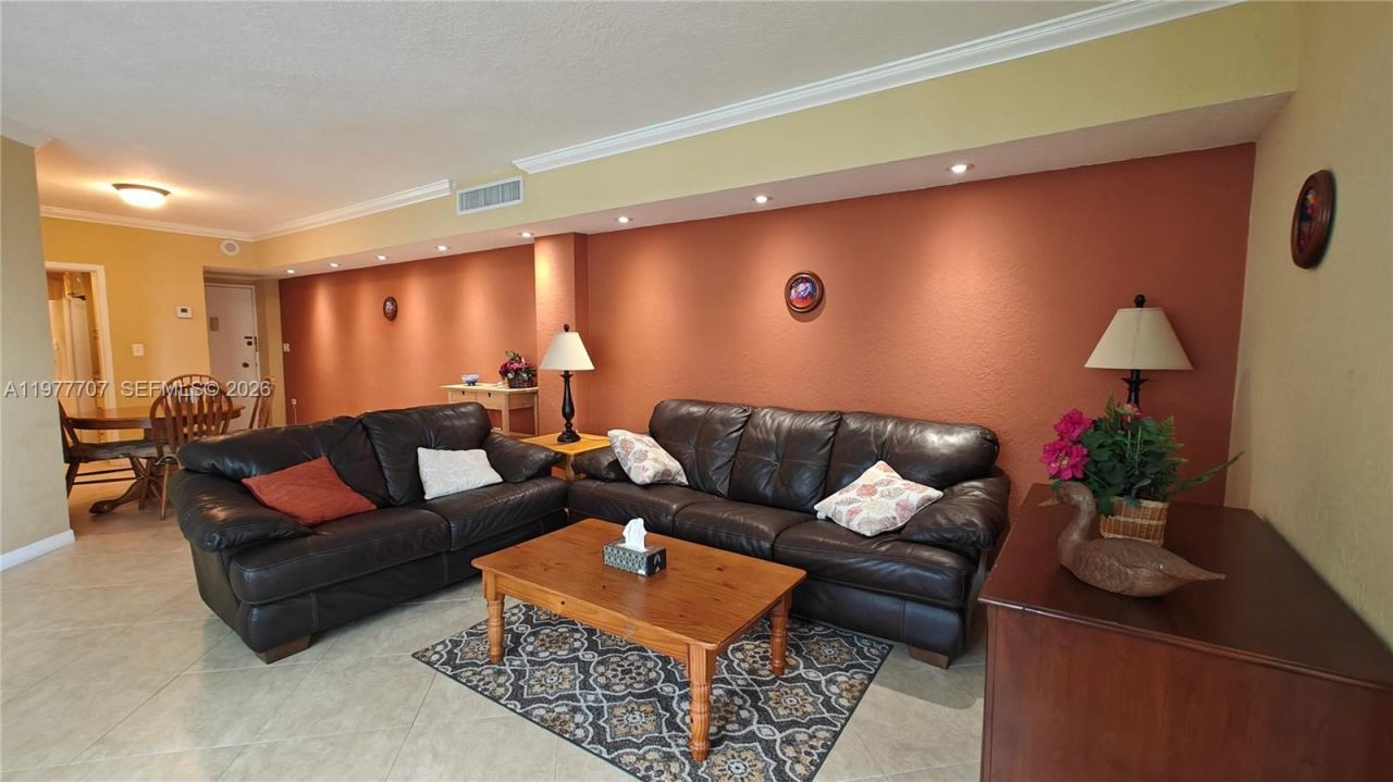 825 Brickell Bay Dr, Unit 841, Miami, FL 33131 Photo