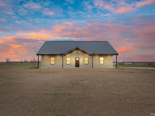 213 Kasberg Road , Leroy, TX 76654