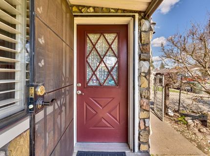 4980 Alcott Dr, Sacramento, CA 95820 Photo
