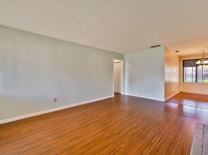 4980 Alcott Dr, Sacramento, CA 95820 Photo