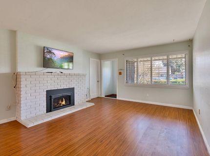 4980 Alcott Dr, Sacramento, CA 95820 Photo