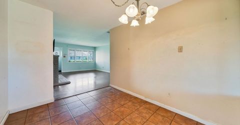 4980 Alcott Dr, Sacramento, CA 95820 Photo