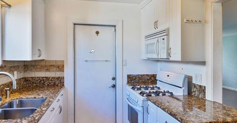 4980 Alcott Dr, Sacramento, CA 95820 Photo