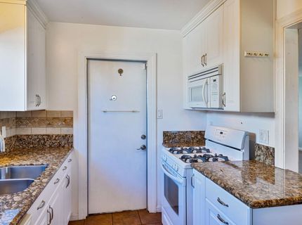 4980 Alcott Dr, Sacramento, CA 95820 Photo