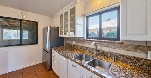 4980 Alcott Dr, Sacramento, CA 95820 Photo