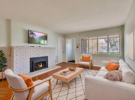 4980 Alcott Dr, Sacramento, CA 95820 Photo