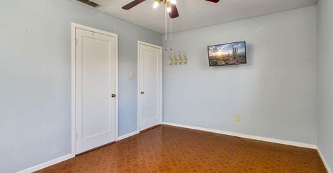 4980 Alcott Dr, Sacramento, CA 95820 Photo