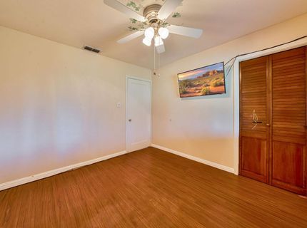 4980 Alcott Dr, Sacramento, CA 95820 Photo