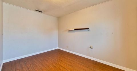 4980 Alcott Dr, Sacramento, CA 95820 Photo