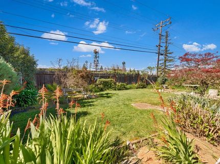 4980 Alcott Dr, Sacramento, CA 95820 Photo