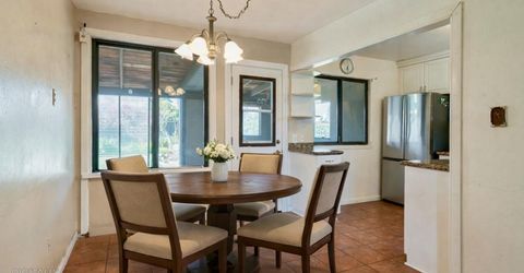 4980 Alcott Dr, Sacramento, CA 95820 Photo