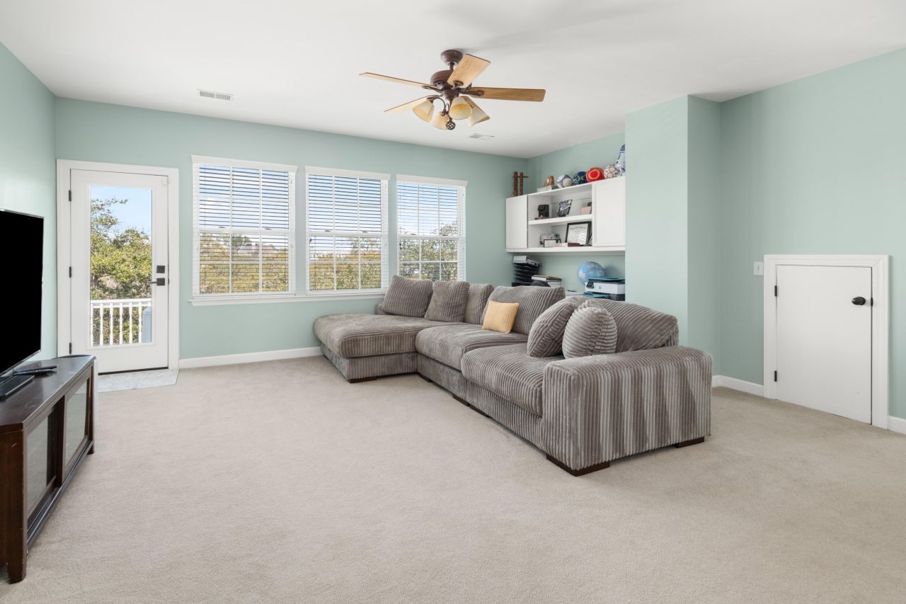 201 N Ladd Court Photo 28