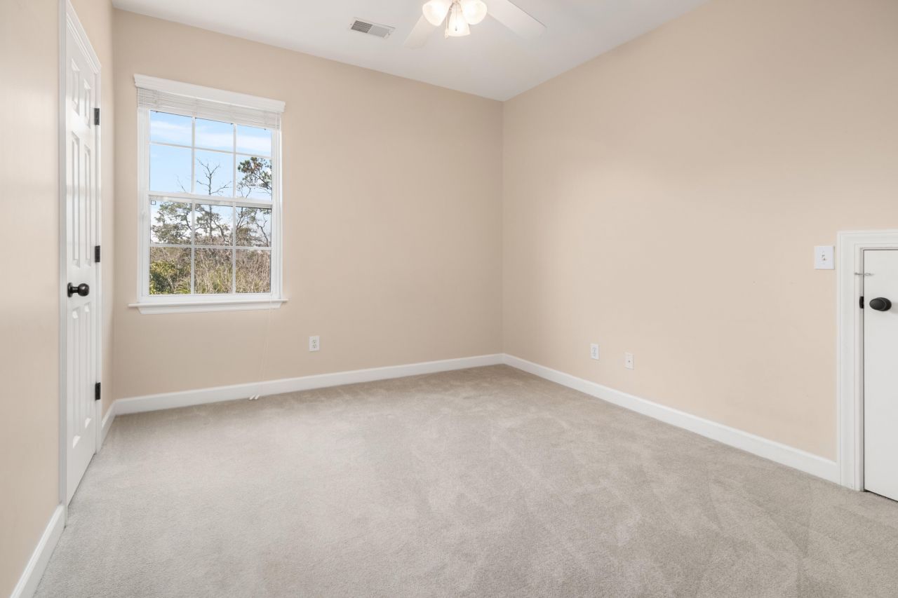 201 N Ladd Court Photo 30