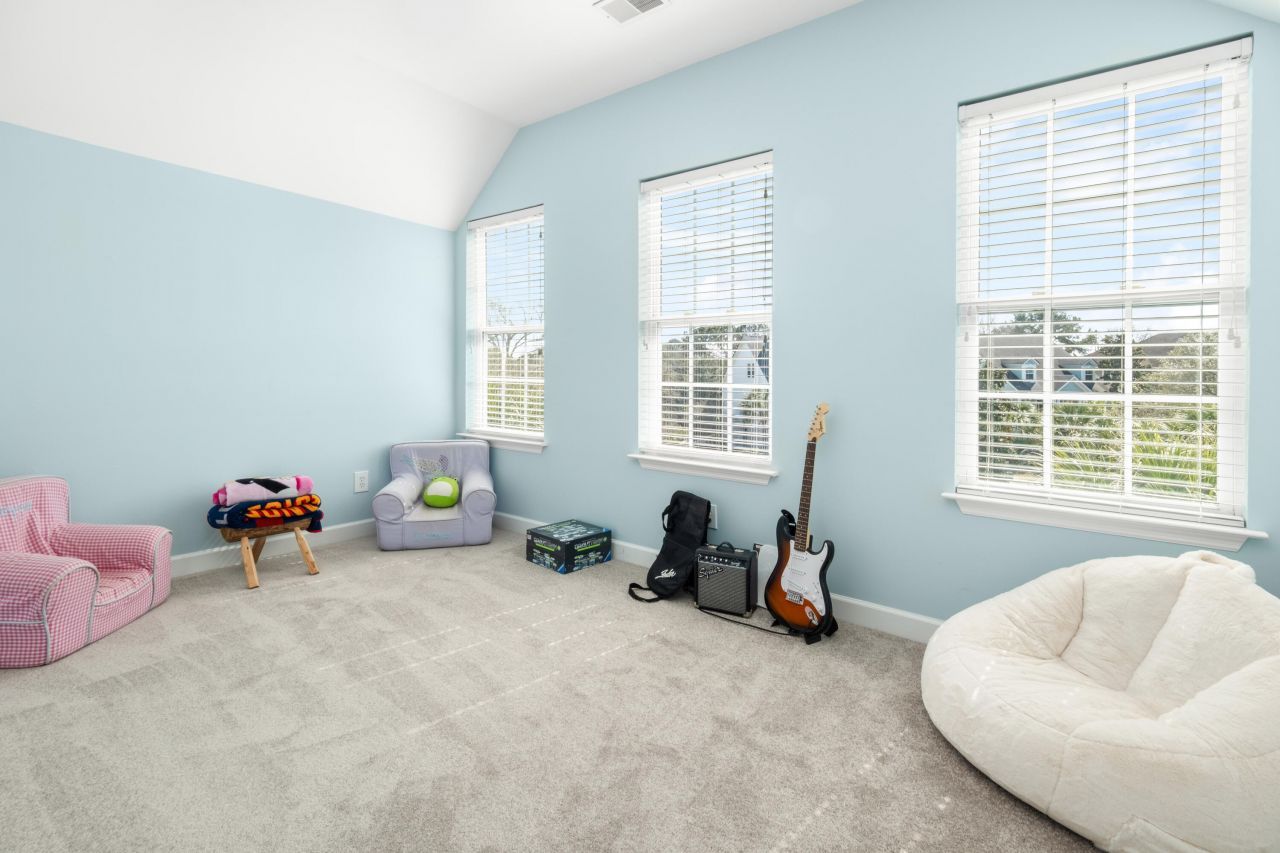 201 N Ladd Court Photo 33