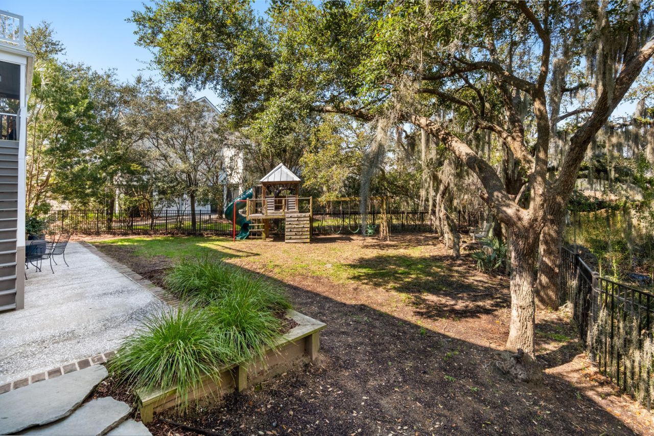 201 N Ladd Court Photo 47