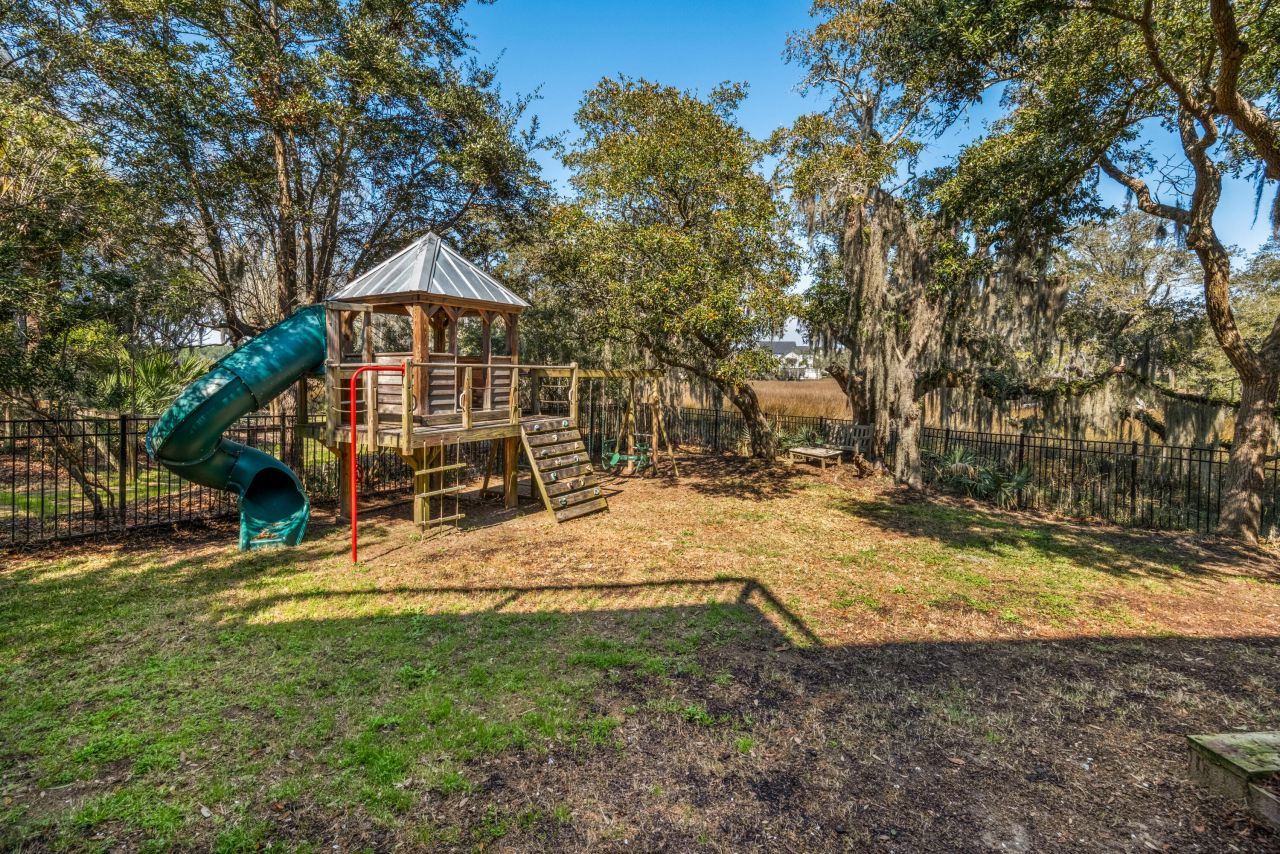 201 N Ladd Court Photo 48