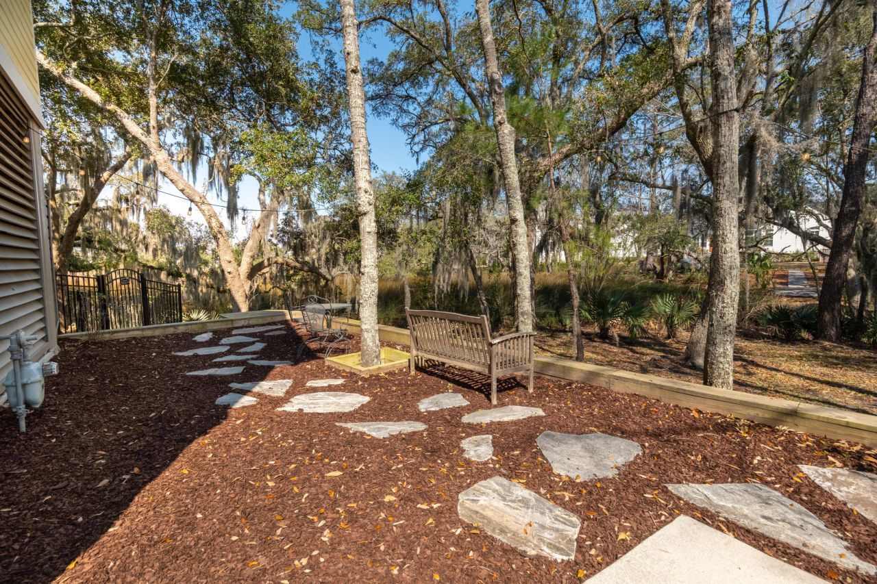 201 N Ladd Court Photo 49