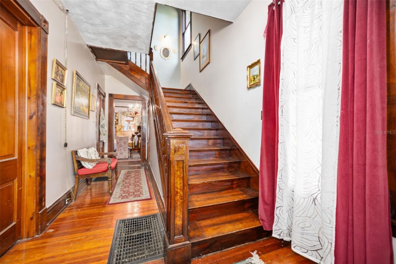 228 W Howry Avenue , Deland, FL 32720 Photo