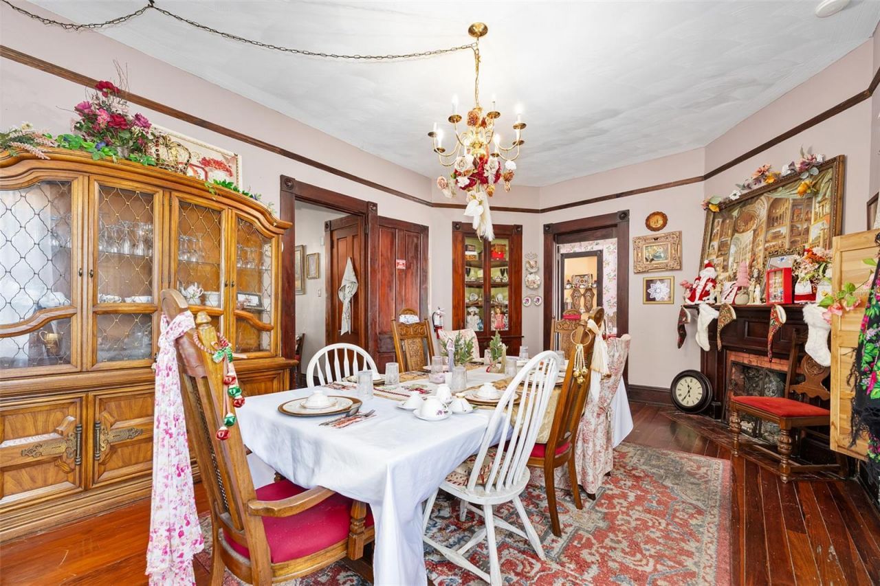 228 W Howry Avenue , Deland, FL 32720 Photo