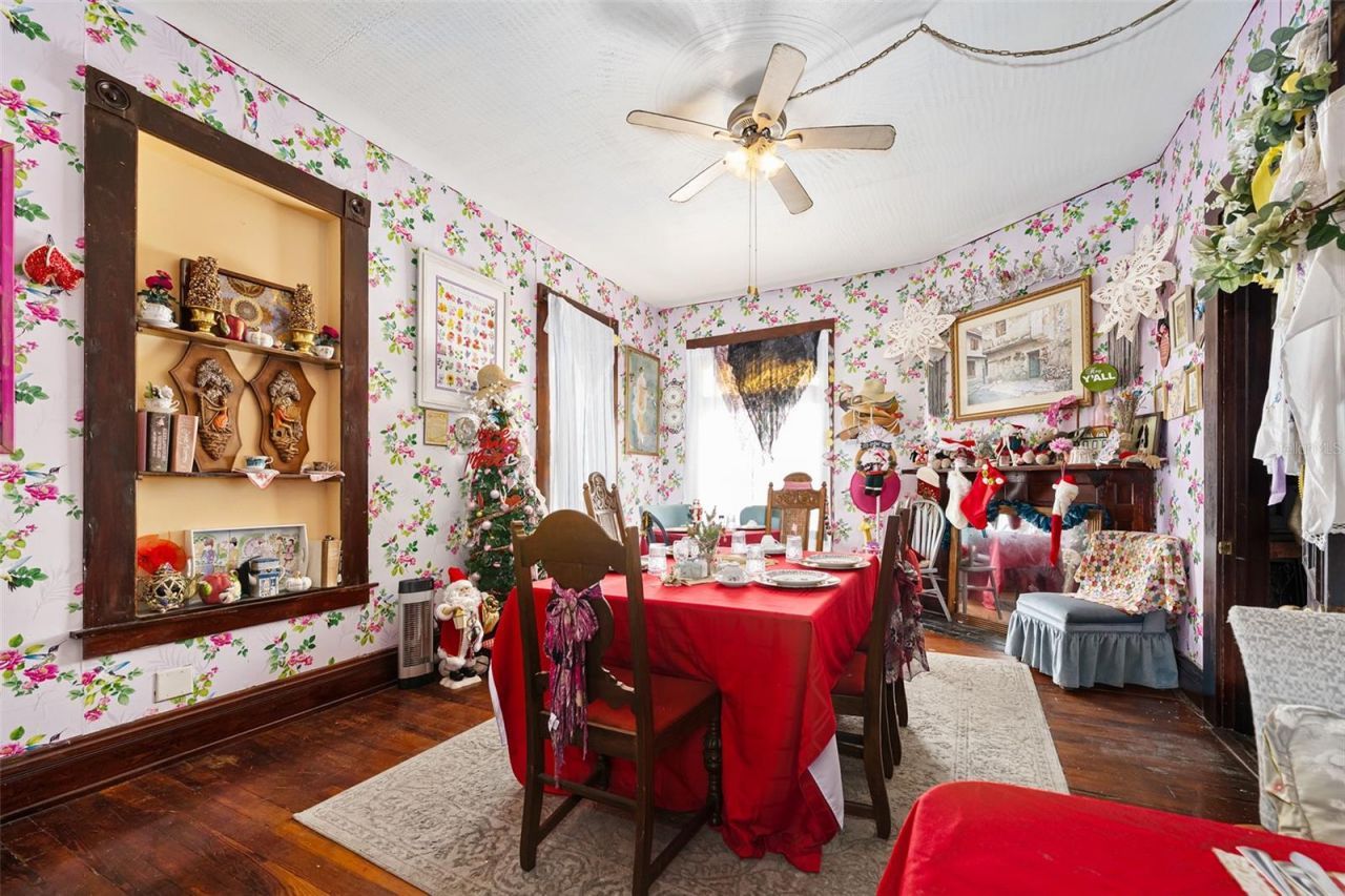 228 W Howry Avenue , Deland, FL 32720 Photo