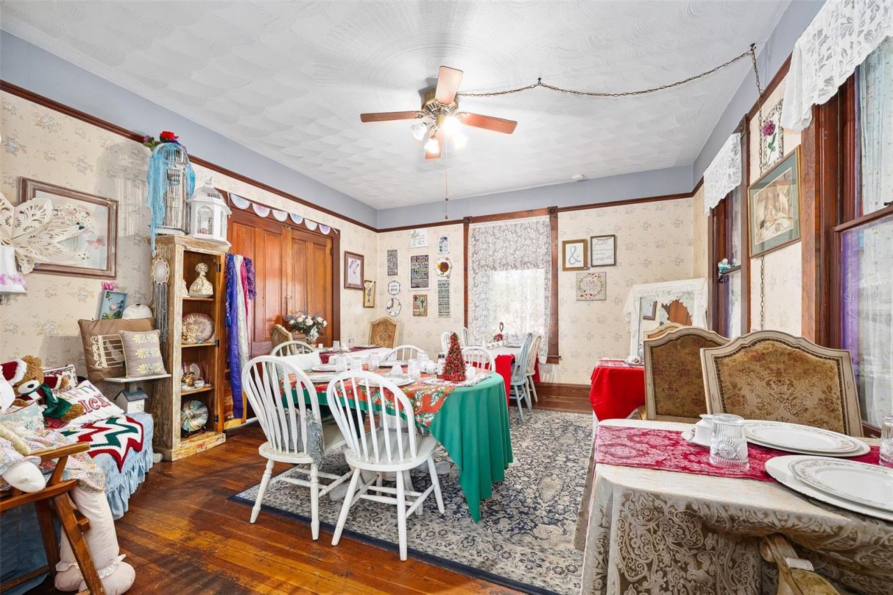 228 W Howry Avenue , Deland, FL 32720 Photo