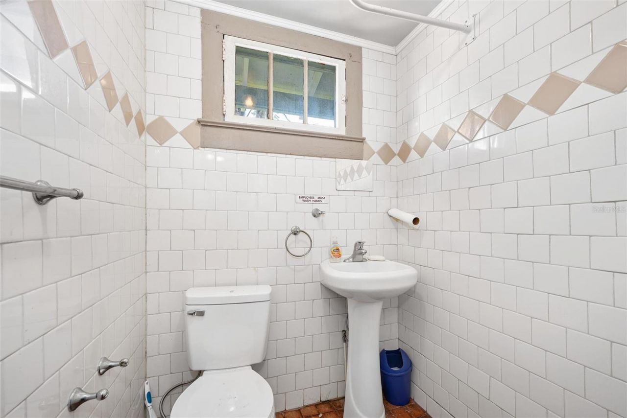 228 W Howry Avenue , Deland, FL 32720 Photo