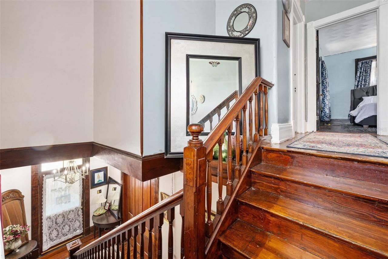 228 W Howry Avenue , Deland, FL 32720 Photo