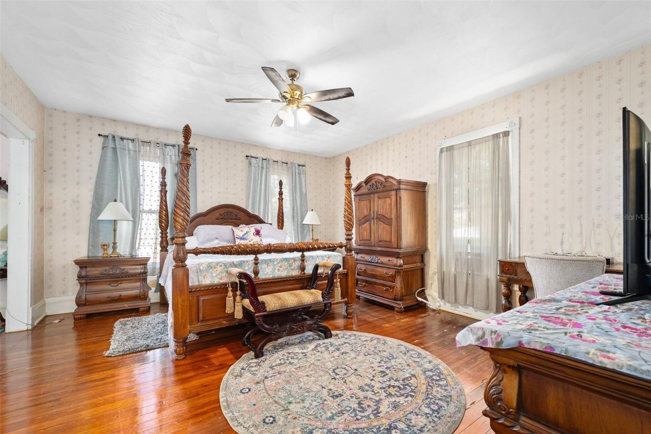 228 W Howry Avenue , Deland, FL 32720 Photo