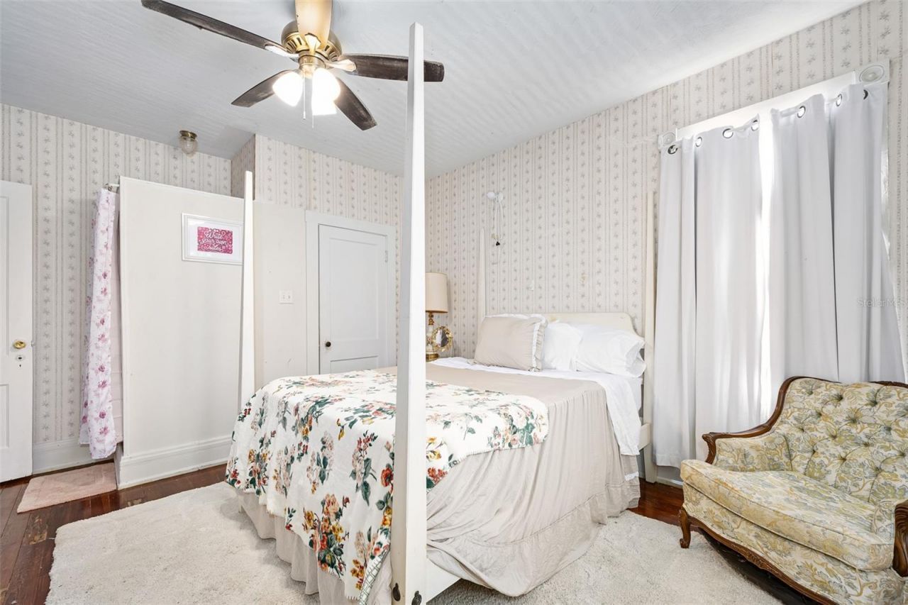 228 W Howry Avenue , Deland, FL 32720 Photo